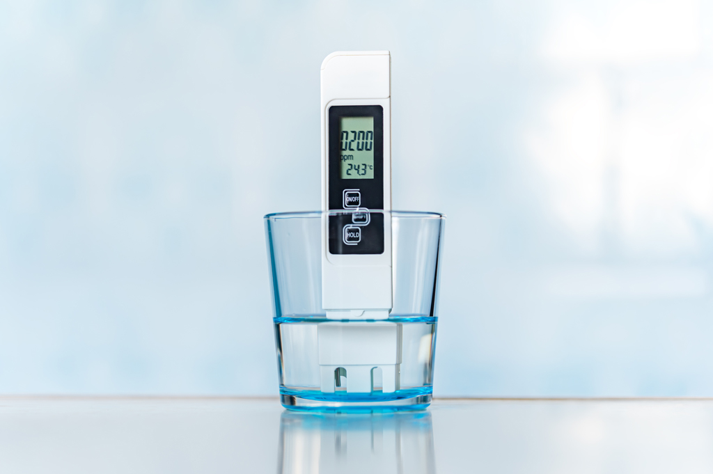 TDS testing meter for at-home water testing